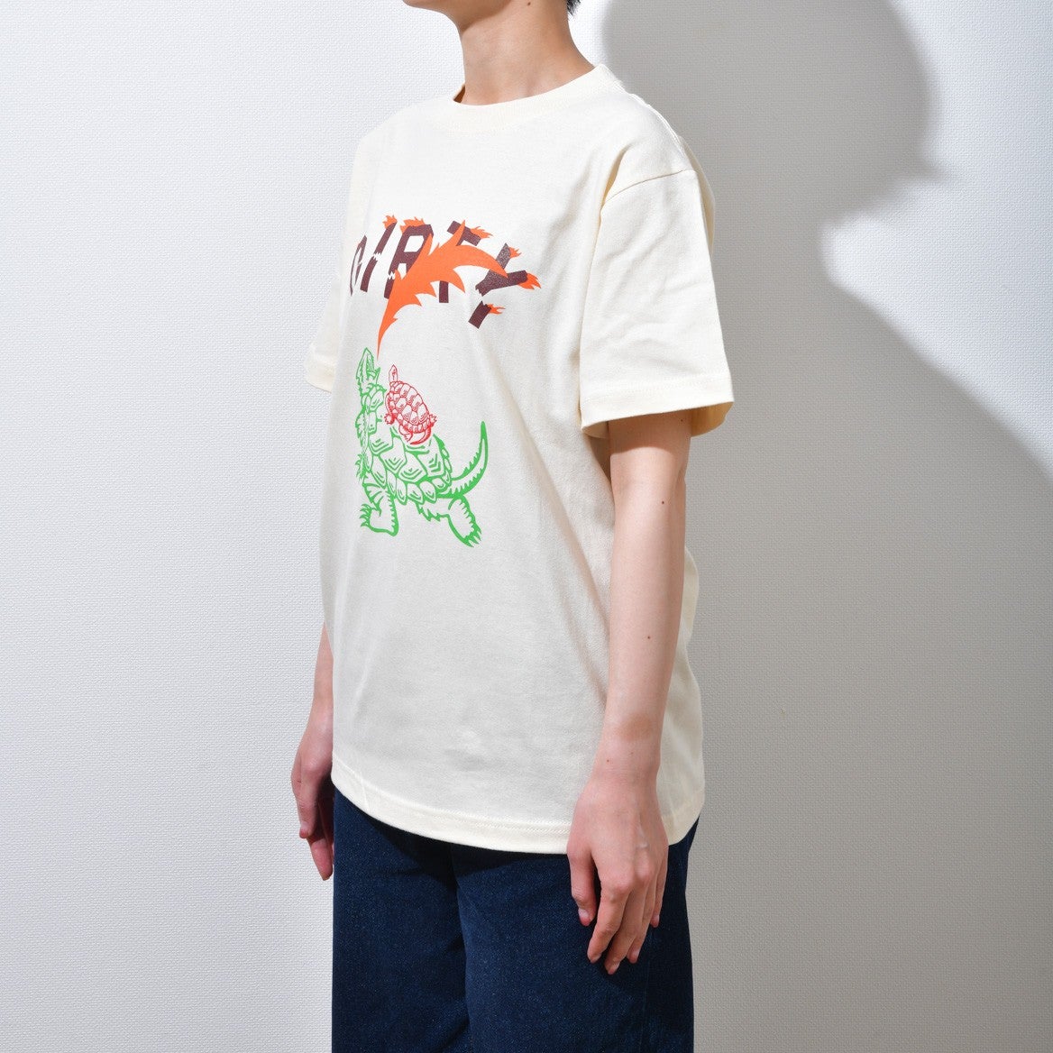 ガメラ×亀の子束子 Tシャツ | アパレル - 亀の子束子公式オンラインストア